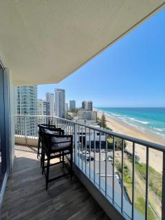 ABSOLUTELY STUNNING! ON THE BEACH !!! - Gold Coast - 8