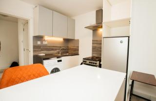 Coombe Hill 2 bedroom House & Parking - Londra - 7