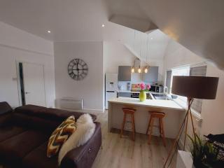 Seaside Apartment - Moreton - 7