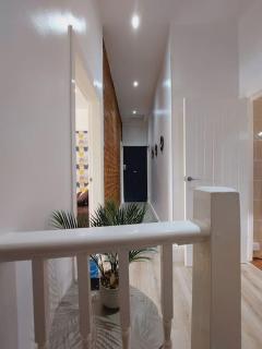 Seaside Apartment - Moreton - 1