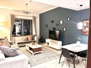Cozy 3bedroom Apartment - Dubai - 9