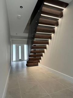 York Fields Retreat - 4 Ensuite Bedrooms - 6