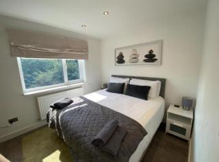 Quiet North London - 2 x Double Bedrooms - Close to Station and 20mins Central London - 0