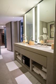 2-BR Luxury Apartment in Armani Residences - Dubai - 7