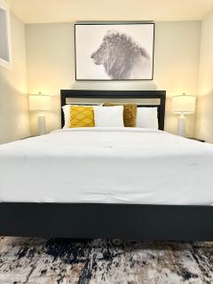 SMART STAYS - Spacious Contemporary Duplex Down - Chicago - 6