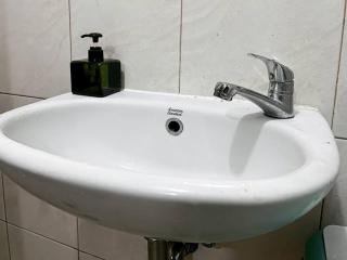 Cheapest Apt Studio Amazana with WiFi, Netflix & Pool by 2ndHome - Cileduk 1 - 6