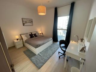 Daisy Hill 1BR Waters Edge Canal View Theme Parks Yas island - Abu Dhabi - 6