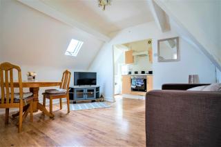 Travellers Stays In The Heart Of Orrell Park - Liverpool - 0