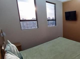 Apto-Flat privado com COZINHA, LAVANDERIA, BANHEIRO COM DUCHA e GARAGEM - Londrina - 2
