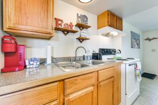 Cozy Apt Less Than 1 Mi Near Lake Huron and Mackinac Island! - Saint Ignace - 3