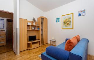 1 Bedroom Lovely Apartment In Jurandvor - Jurandvor - 7