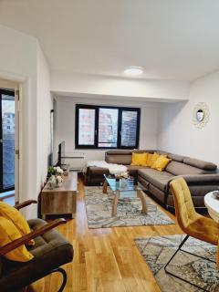 Kamche Lux Apartment - 6