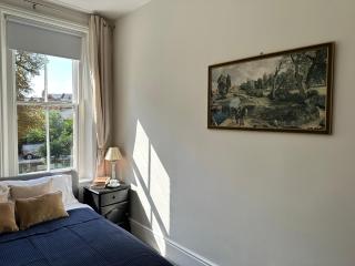 Charming & Cozy Richmond Retreat - Twickenham - 3