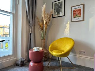 Charming & Cozy Richmond Retreat - Twickenham - 5