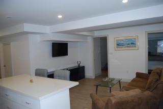 Modern 2-BR Basement Apartment - Richmond Hill - 9