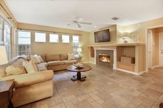 Charming Home with Heated Pool and Spa in The Woodlands, TX - 6