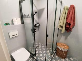 Idealuri Apartment, 10 min from the city center - 1