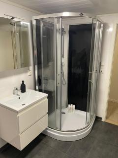 HB HolidayHomes - The Aurora Garden - 4