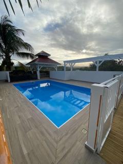Charmante maison entièrement équipée avec piscine et jacuzzi - Petit-Bourg - 0
