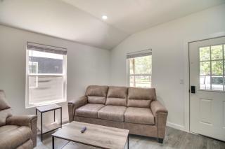 Close to Lake Grove Cabin with Shared Fire Pit! - Grove - 6