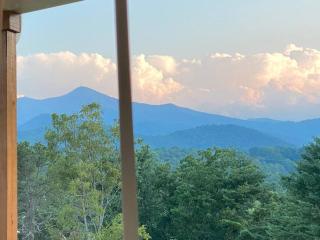 New 2BR house, panoramic views, 15 min to DT AVL - 1