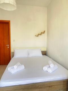 KING Double Bedroom with Private bathroom ,Shared Apartment next to bus stop! Best for tourists! - Misraħ Il-Barrieri - 9