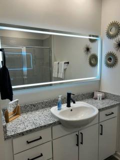 1 Bedroom Studio Townhouse in Uptown Charlotte - 3