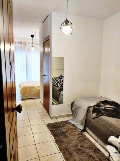 Elegant Central Studio with Balcony & WiFi Fiber - Tessalónica - 9