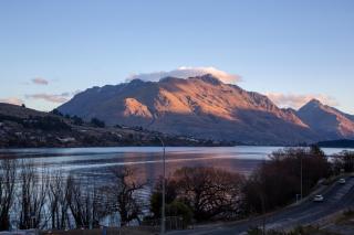Stylish 2-BR Home, Scenic Balcony, Key Amenities - Queenstown - 3