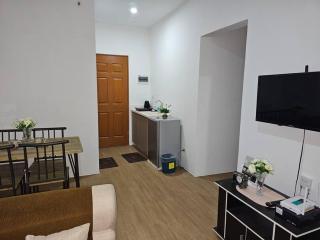 Cozy 2BR Apt Near J Park Resort - 6
