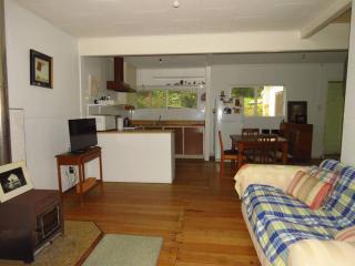 Rustic Charmer in Cable Bay - Cable Bay - 7