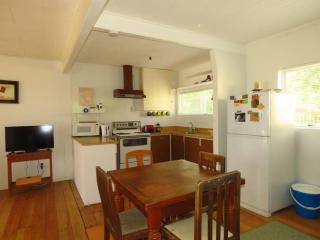 Rustic Charmer in Cable Bay - 1