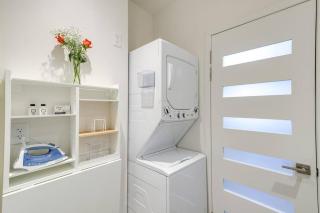 Luxury Barndo 2AN Europe Style Farm Stay Chickens - 5