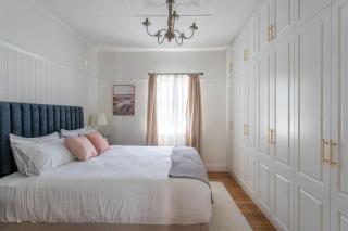 Beautifully Renovated Retreat Modern Comfort with Outdoor Entertaining - Burnie - 2