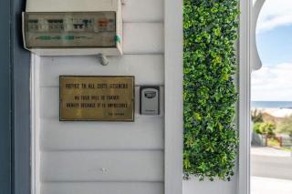 Beautifully Renovated Retreat Modern Comfort with Outdoor Entertaining - 1