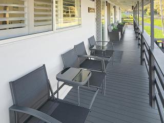 Skyes Beach House - 2 Spas, Sauna, Arcade Games - Malua Bay - 2