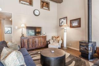 Mammoth TwnHm hot tub walk to town - Mammoth Lakes - 3