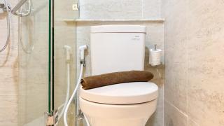 Modern Look 1BR with Golf Island and Sea View Gold Coast Apartment By Travelio - Jakarta - 5