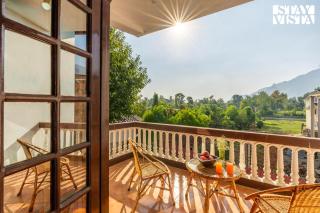 StayVista at Wooden Arches with Lawn, Jacuzzi & BBQ - 1