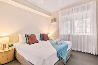 Pool view two-bedroom apartment 10 min from city - East Trinity - 7