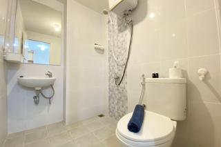 Comfort 2BR at 38th Floor Tokyo Riverside PIK 2 Apartment By Travelio - Rawalembang - 4