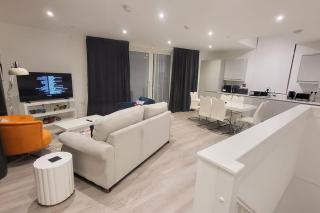Modern 3 Bedroom House With Balconies & Parking - Maida Vale - 0