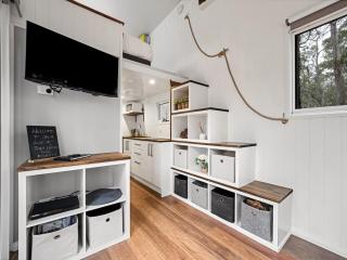 Luxury Tiny Homes in the Forest - Rosa Glen - 9