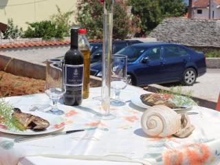 Apartments Sweet Life - One-Bedroom Apartment with Terrace Nina ST - Supetar - 0