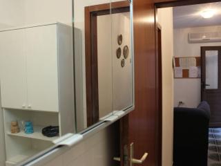 Apartments Sweet Life - One-Bedroom Apartment with Terrace Nina ST - Supetar - 3