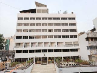 Palette Hotel Surya - Vadodara - 4