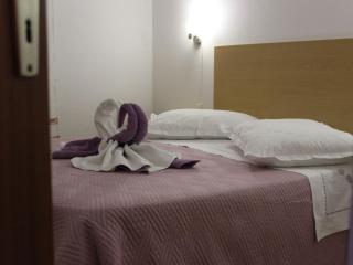 Apartments Sweet Life - Three-Bedroom Apartment with Terrace and Sea view Renata ST - Supetar - 5