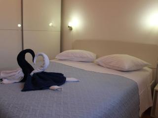 Apartments Sweet Life - Three-Bedroom Apartment with Terrace and Sea view Renata ST - 3