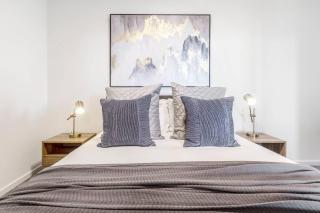 Light & Bright Apt Close to Beach & Fitzroy St - 2