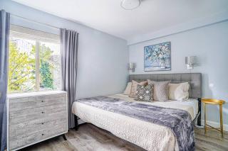 Modern Coastal Downtown, King bed, Work Desk, Kitchen - 2